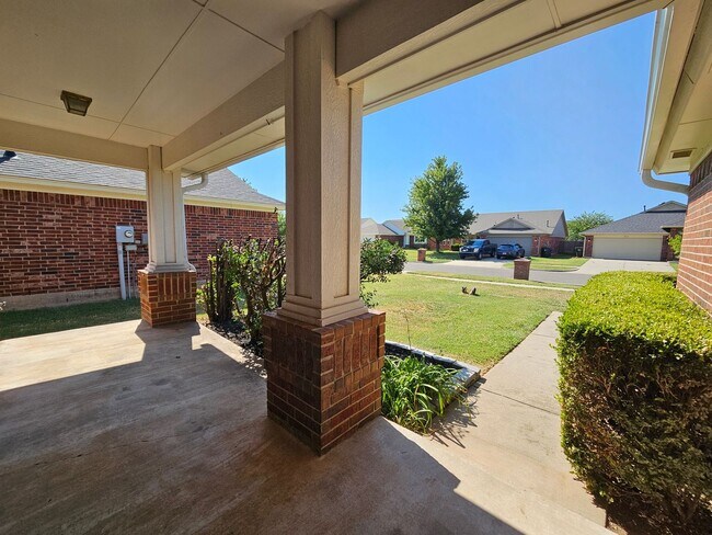 Foto del edificio - 2713 Edgemere Dr