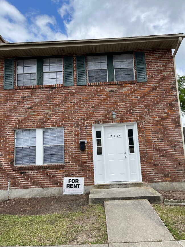 Building Photo - 231 Wright Ave