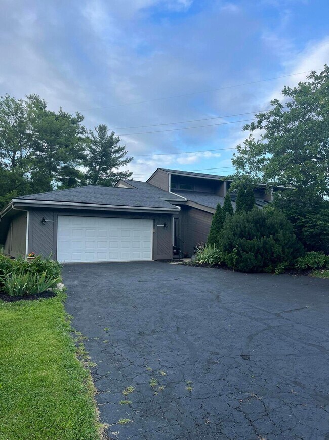 Foto del edificio - 8226 Glencree Pl