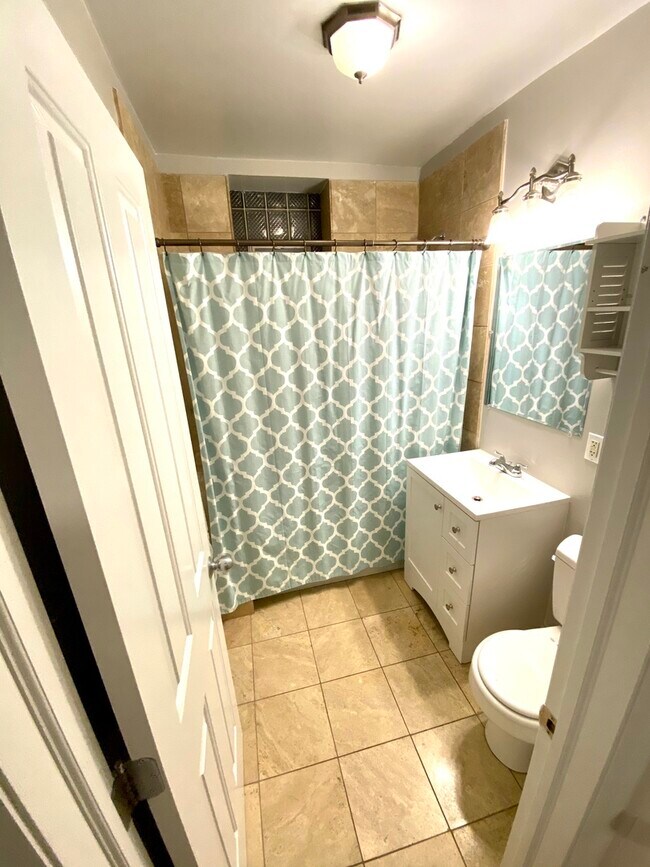 Building Photo - 2003 W Warner Ave