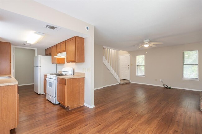 Building Photo - 6723 Lancret Hill Dr