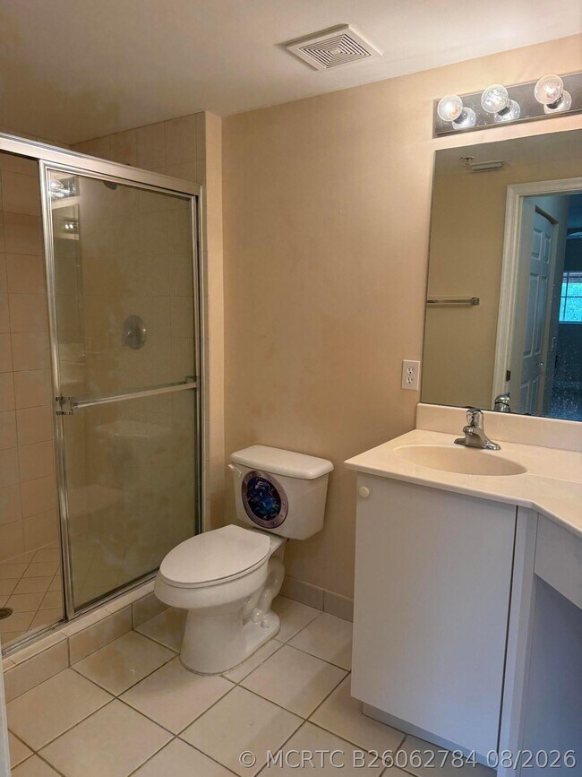 Foto del edificio - 4723 Lucerne Lakes Blvd E