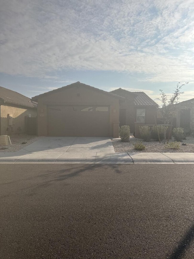 Building Photo - 8953 W Palo Verde Dr