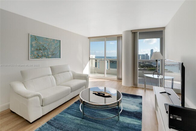 Building Photo - 1717 N Bayshore Dr