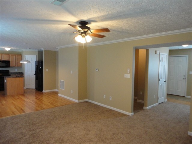 Building Photo - 819 Chapelgate Drive