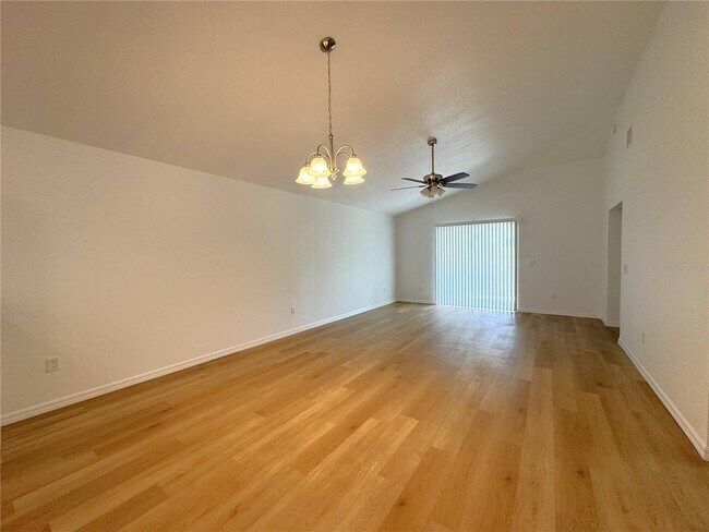 Foto del edificio - 826 Birch Ave