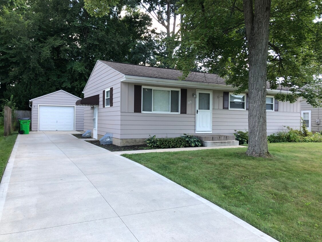 189 Bermont Ave, Munroe Falls, OH 44262 House Rental in Munroe Falls