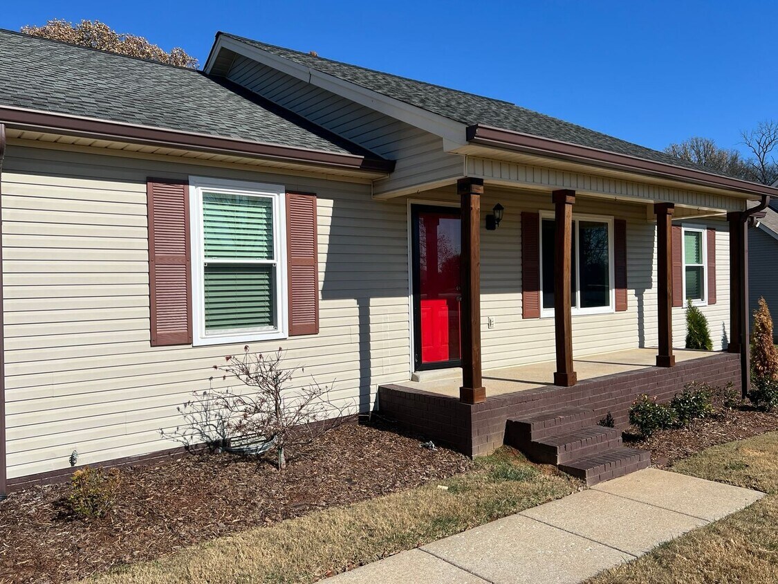 Foto principal - 204 Homewood Dr