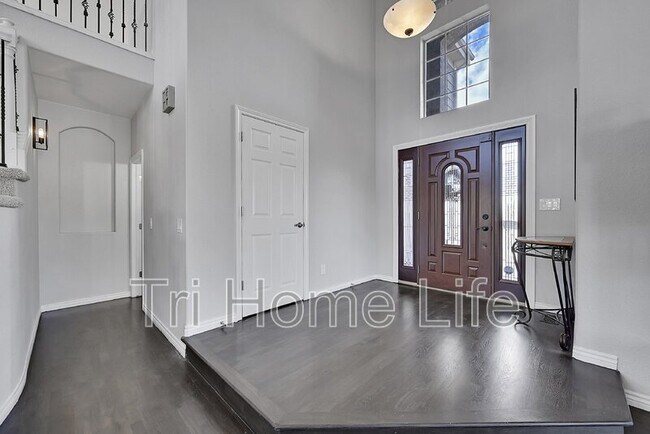 Building Photo - 6339 Sapphire Pointe Blvd