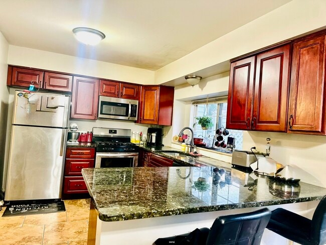 Foto del edificio - 225 Port Royal Cir