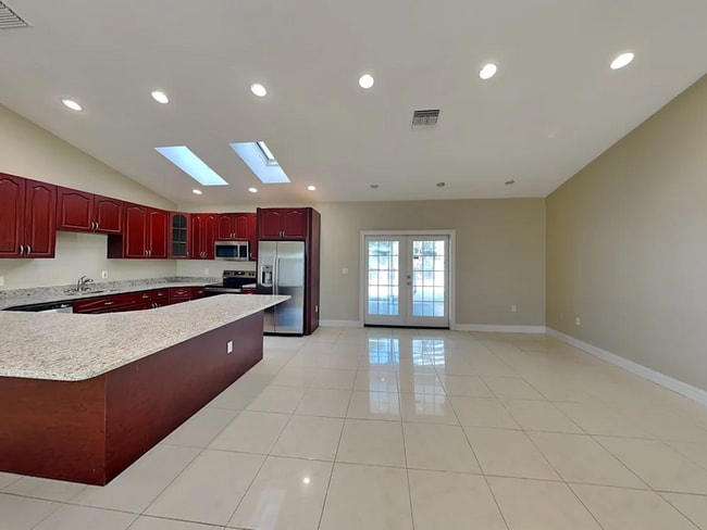 Photo - 2203 Curtis Dr N House