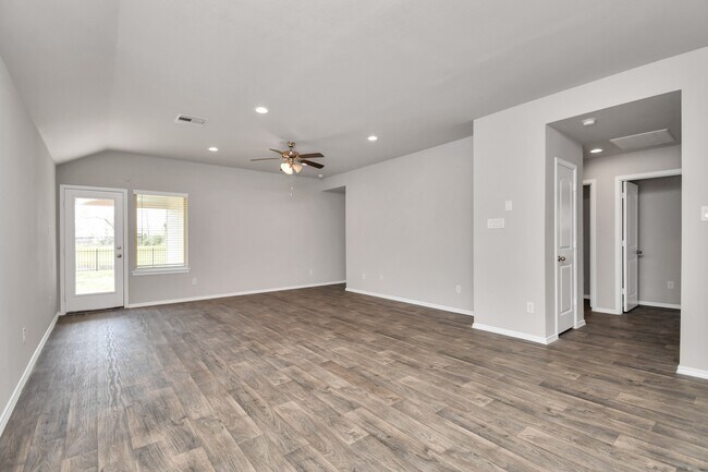 Foto del edificio - 9826 Laurel Lake Dr