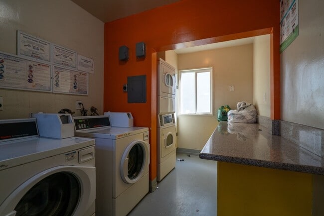 Foto del edificio - 210 E 29th St