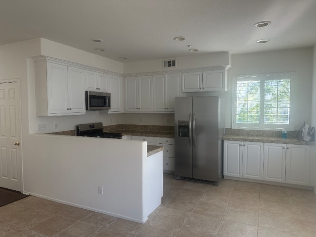 Building Photo - 33670 Willow Haven Ln