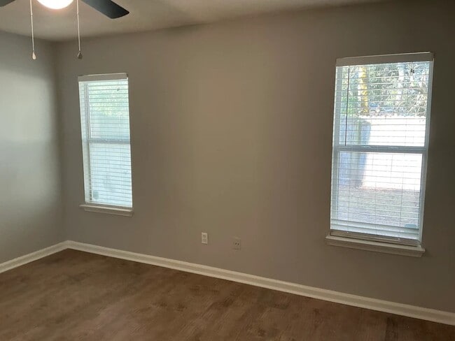 Building Photo - 3853 Autumn Leaf Ct