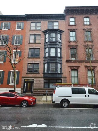 Building Photo - 1904 Spruce St