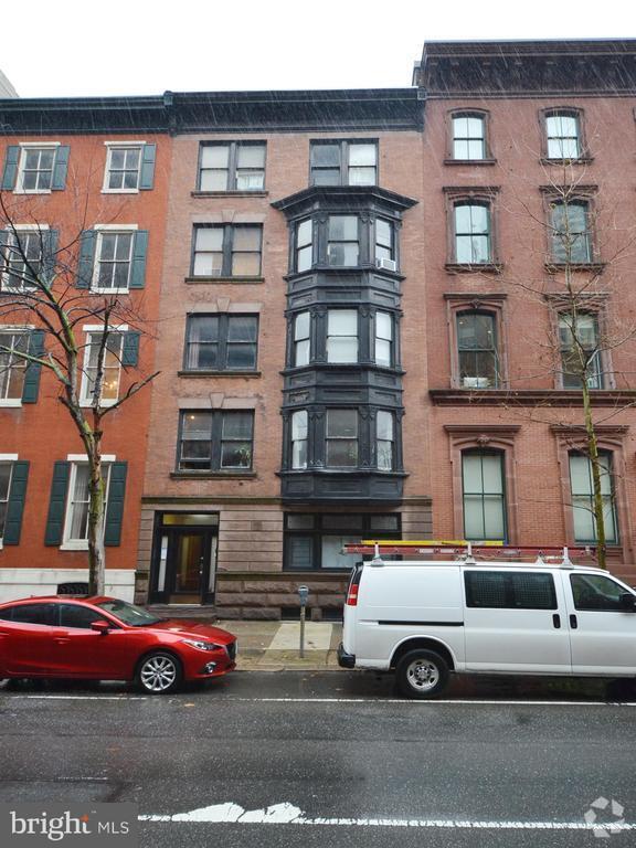 Building Photo - 1904 Spruce St