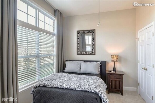 Building Photo - 2 br, 2 bath Condo - 250 Park Square Pl