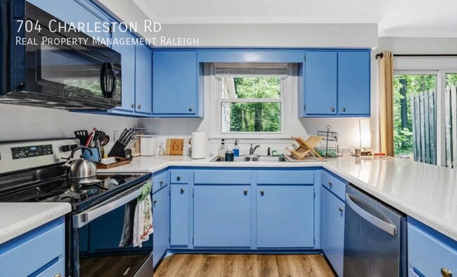 Foto del edificio - 704 Charleston Rd