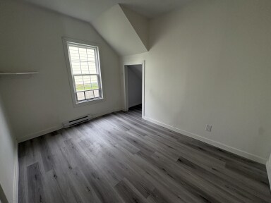 Photo du bâtiment - 9-9 Courtenay Ave