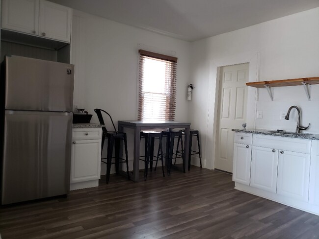 Foto del edificio - 628 William St