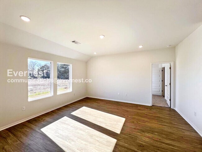 Building Photo - 1607 Ridgefield Cir