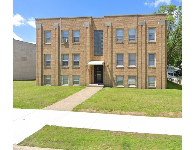 Building Photo - 969 Smith Ave S