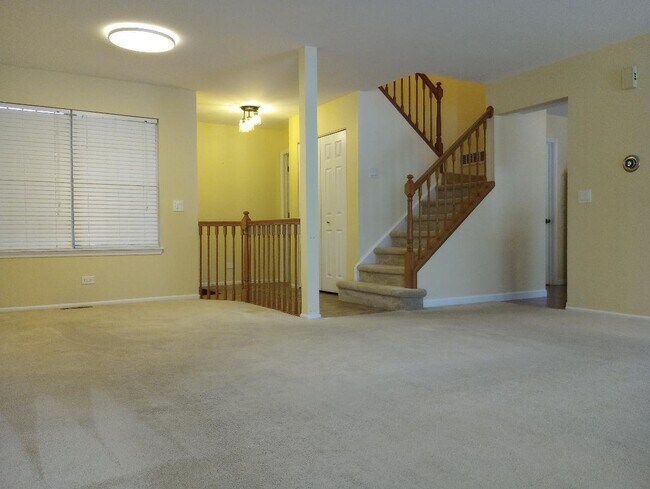 Building Photo - 2370 County Farm Ln