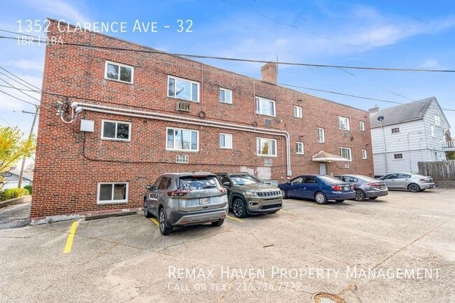 Building Photo - Clarence Plaza Apartments