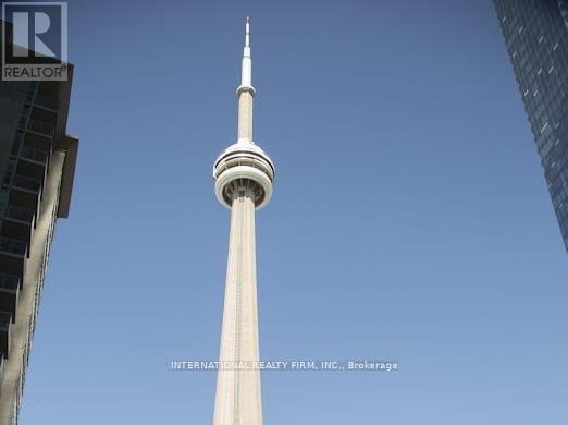 Photo du bâtiment - 51 Lower Simcoe St