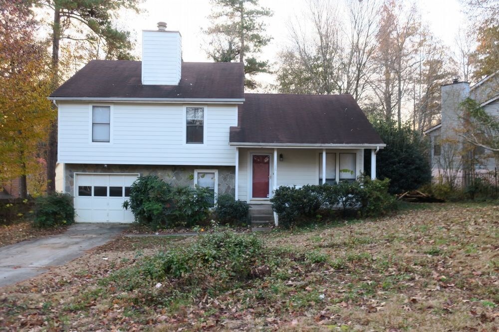Primary Photo - COZY SPLIT LEVEL HOME IN LAWRENCEVILLE