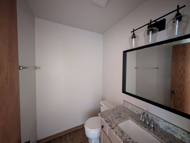 Building Photo - For Rent: Unfurnished  2 Bedroom 2 Bath Condo