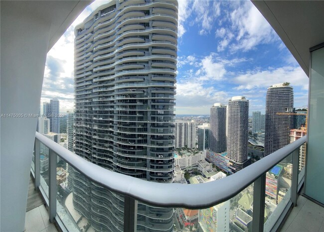 Foto del edificio - 1010 Brickell Ave