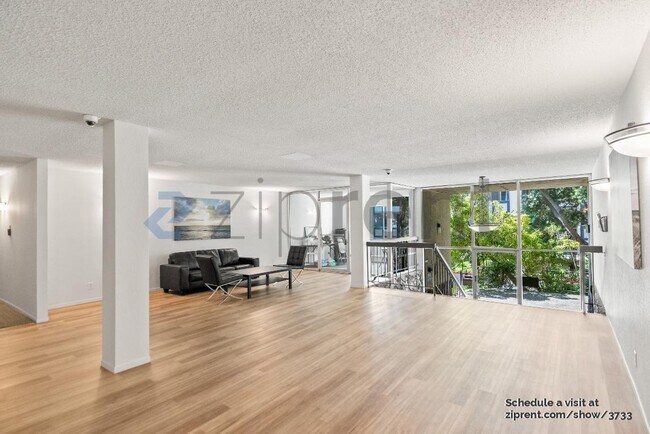 Foto del edificio - 955 Shorepoint Ct