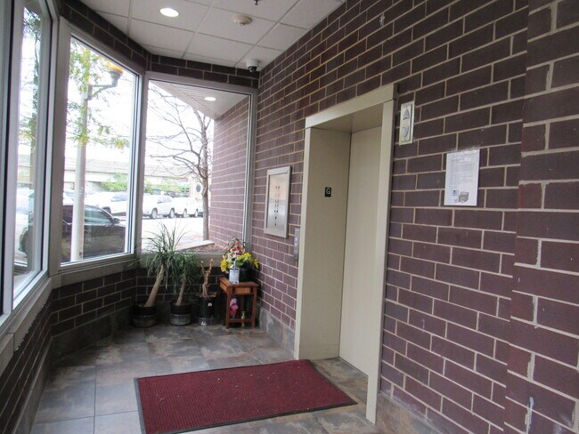 Foto del edificio - 2272 S Archer Ave