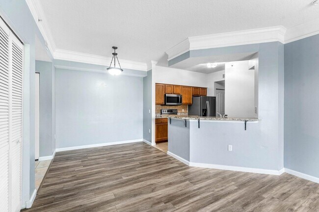 Foto del edificio - 10106 Myrtlewood Cir W