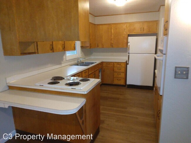 Building Photo - 4 br, 2 bath House - 1001 Hillcrest Dr