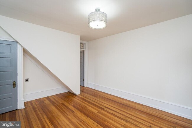 Foto del edificio - 338 S 15th St