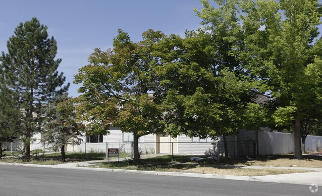 Building Photo - 1574 W 300 S