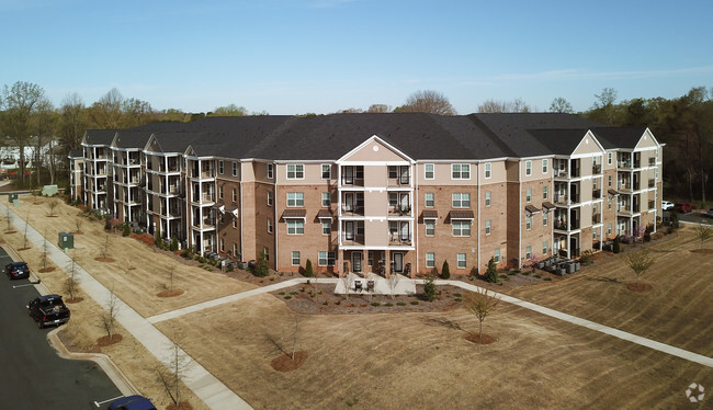 Primary Photo - Rodden Square Apartments