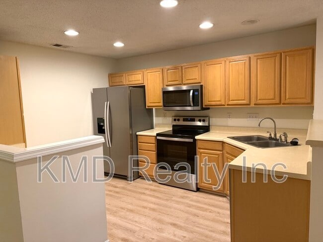 Building Photo - 10013 University Park Ln