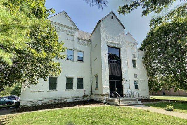 Building Photo - 409 S Maple St