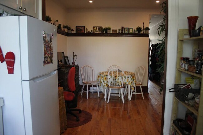 Photo du bâtiment - 6286 Av 1Re