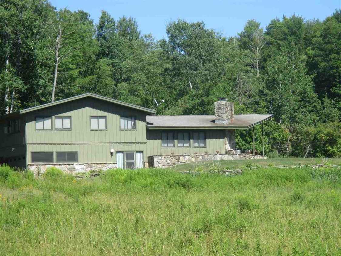 597 Winhall Station Rd, Londonderry, VT 05155 House Rental in