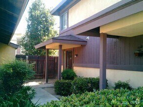 Building Photo - 1818 Hasti Acres Dr