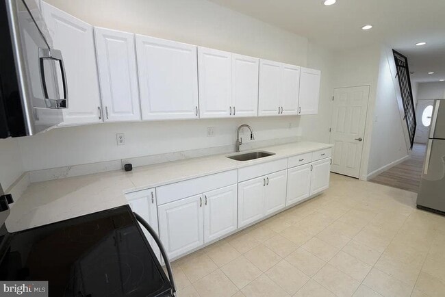 Building Photo - 2420 N Reese St