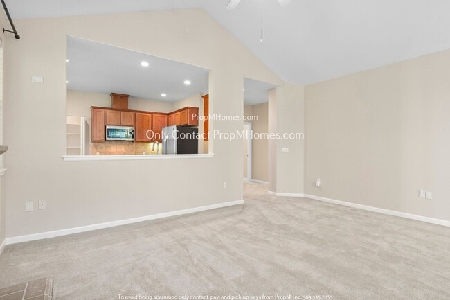 Building Photo - Elegant Condo with Dual Balconies!