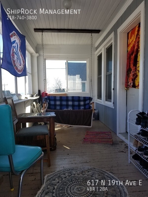 Foto del edificio - 617 N 19th Ave E