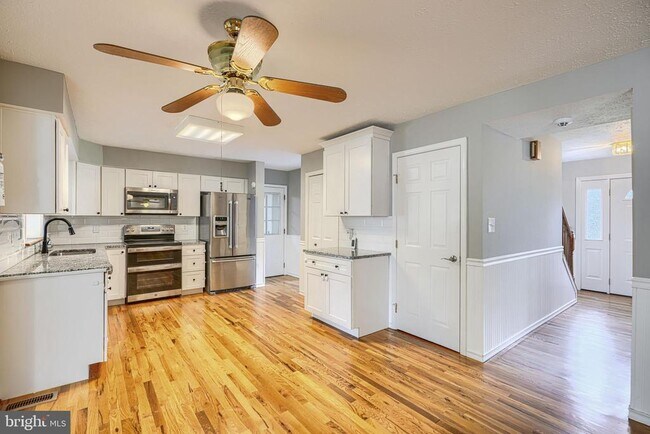Foto del edificio - 8301 Whitebark Ct