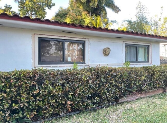 Photo - 475 NE 113th St House